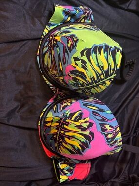Cacique Black Bra with Subtle Neon Accent push up